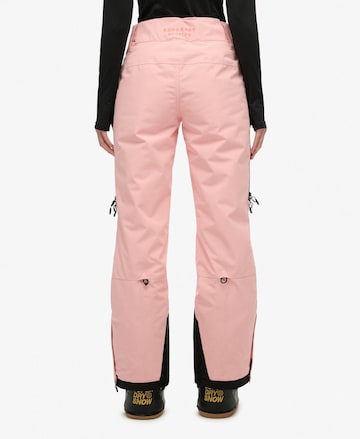 Regular Pantalon de sport Superdry en rose
