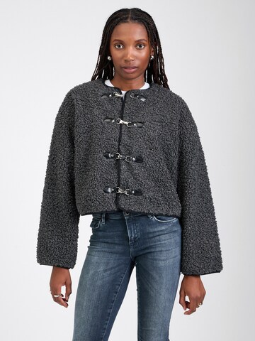 VERO MODA Tussenjas 'VMMAISEY' in Grijs: voorkant
