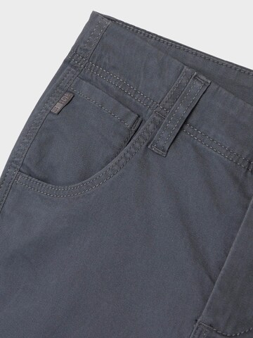 Tapered Pantaloni 'BAMGO' de la NAME IT pe gri