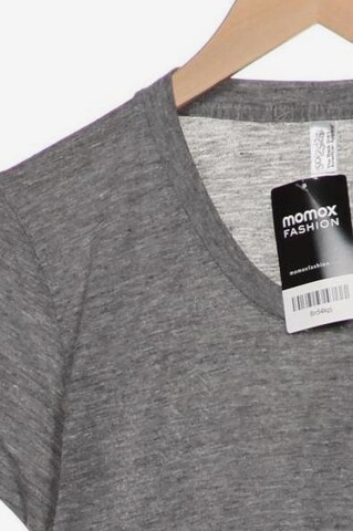 American Apparel Top & Shirt in M in Grey