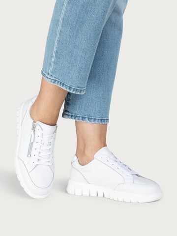 Sneaker bassa di VITAFORM in bianco: frontale