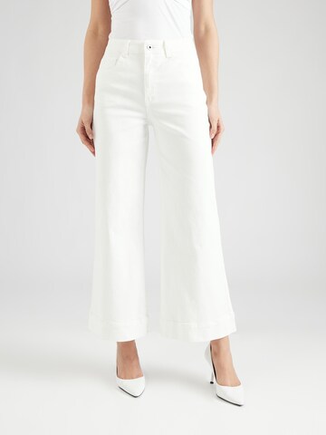 Wide Leg Jean 'Georgia' ABOUT YOU x Iconic by Tatiana Kucharova en blanc : devant