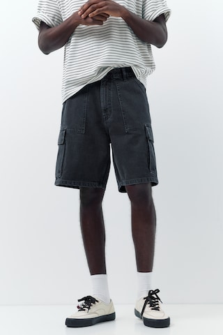 Pull&Bear Baggy Карго дънки в черно: отпред