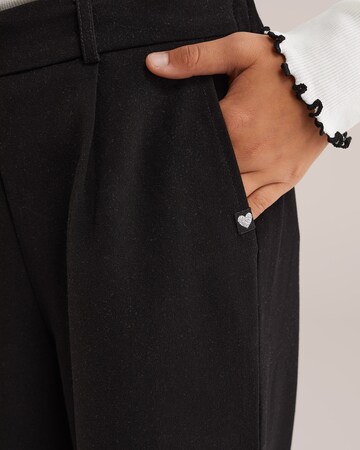 Regular Pantaloni de la WE Fashion pe negru