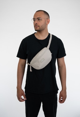 LARKSON Bæltetaske 'Finn' i beige: forside