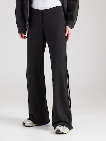 WEEKDAY - Bootcut Pantalón 'Zoey' en negro: frente