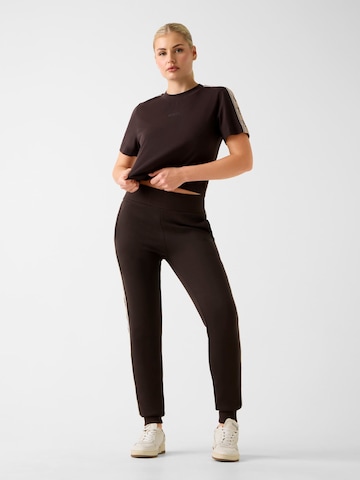 GUESS Performance Shirt 'BRITNEY' in Brown