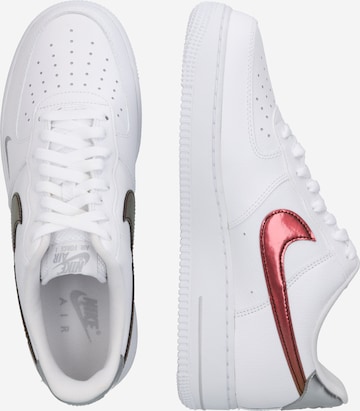 Nike Sportswear Matalavartiset tennarit 'AIR FORCE 1 07' värissä valkoinen