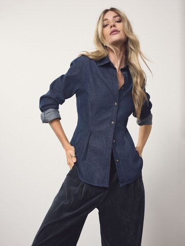 Next Halenka – modrá: přední strana