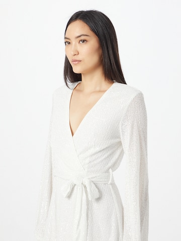 Robe de cocktail 'BELLISSA' Bardot en blanc