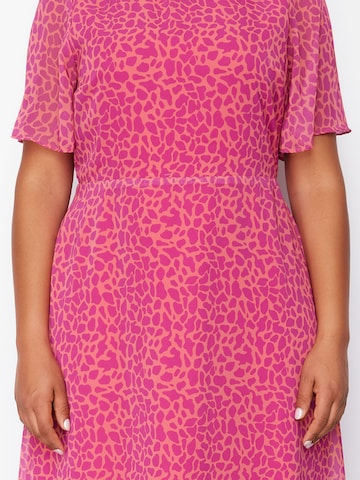 Robe Trendyol Curve en rose