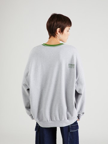 LEVI'S ® Sweatshirt 'Graphic Prism Crew' in Grau