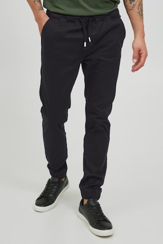 11 Project Regular Chino Pants 'Louis' in Black: front