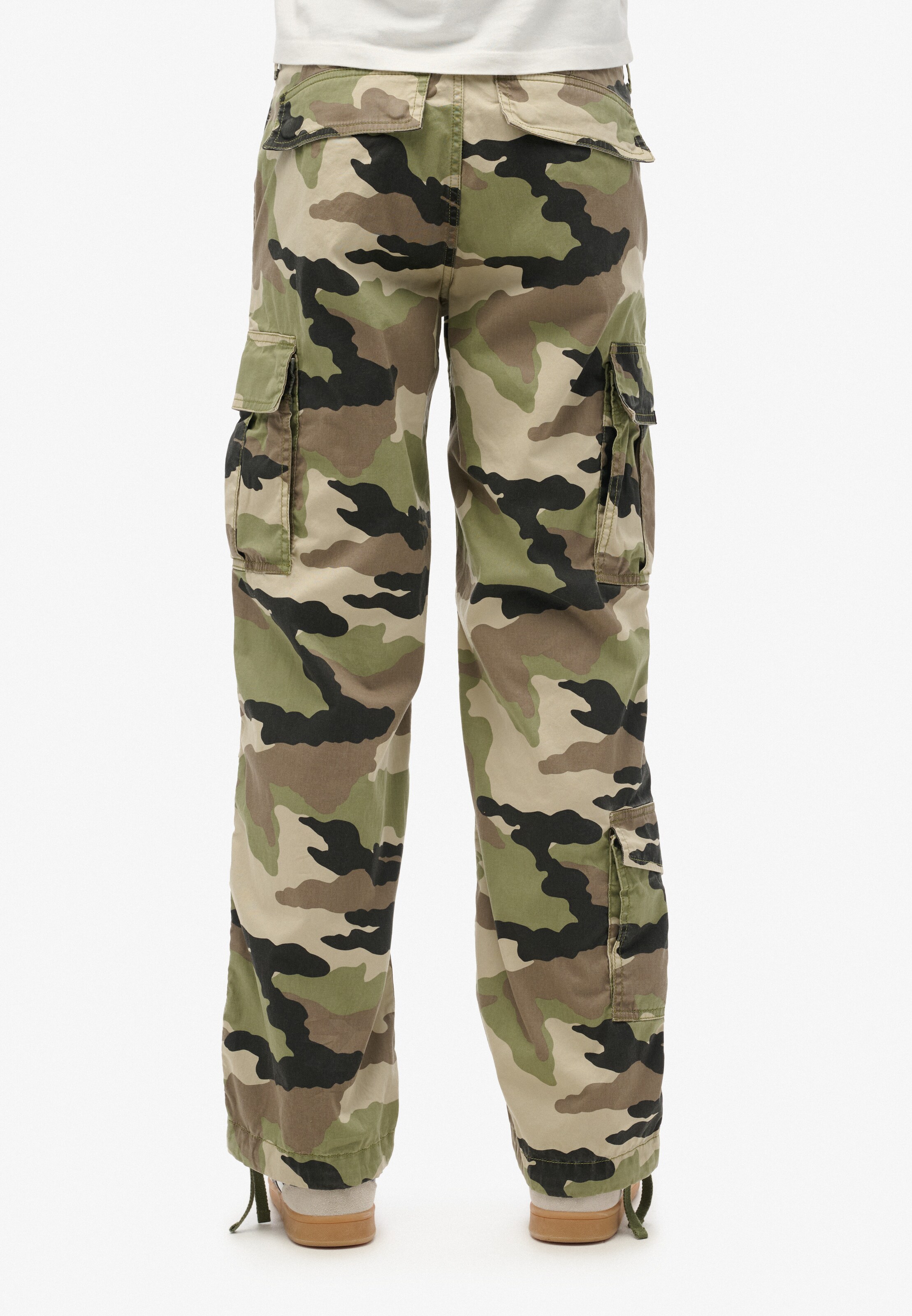 Superdry Regular Cargohose in Grün: Vorderseite