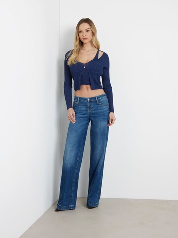 GUESS Flared Jeans in Blau