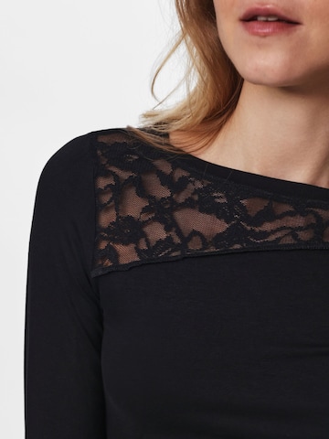 PIECES Shirt in Schwarz