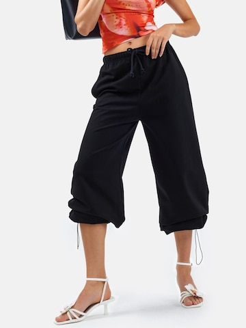 regular Pantaloni di Busem in nero: frontale