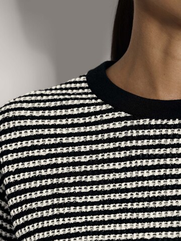 MADELEINE Sweater in Black