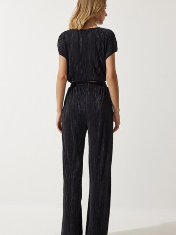 Completo pantalone di Happiness İstanbul in nero