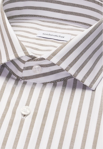 Coupe regular Chemise 'Schwarze Rose' SEIDENSTICKER en vert