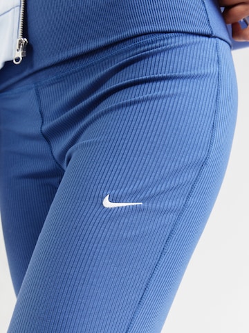 Nike Sportswear Flared Leggings 'CHILL' in Blau