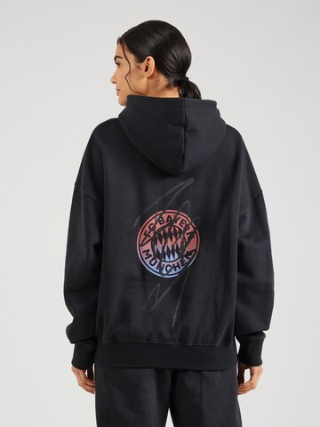 FCBM Sweatshirt in Zwart: voorkant