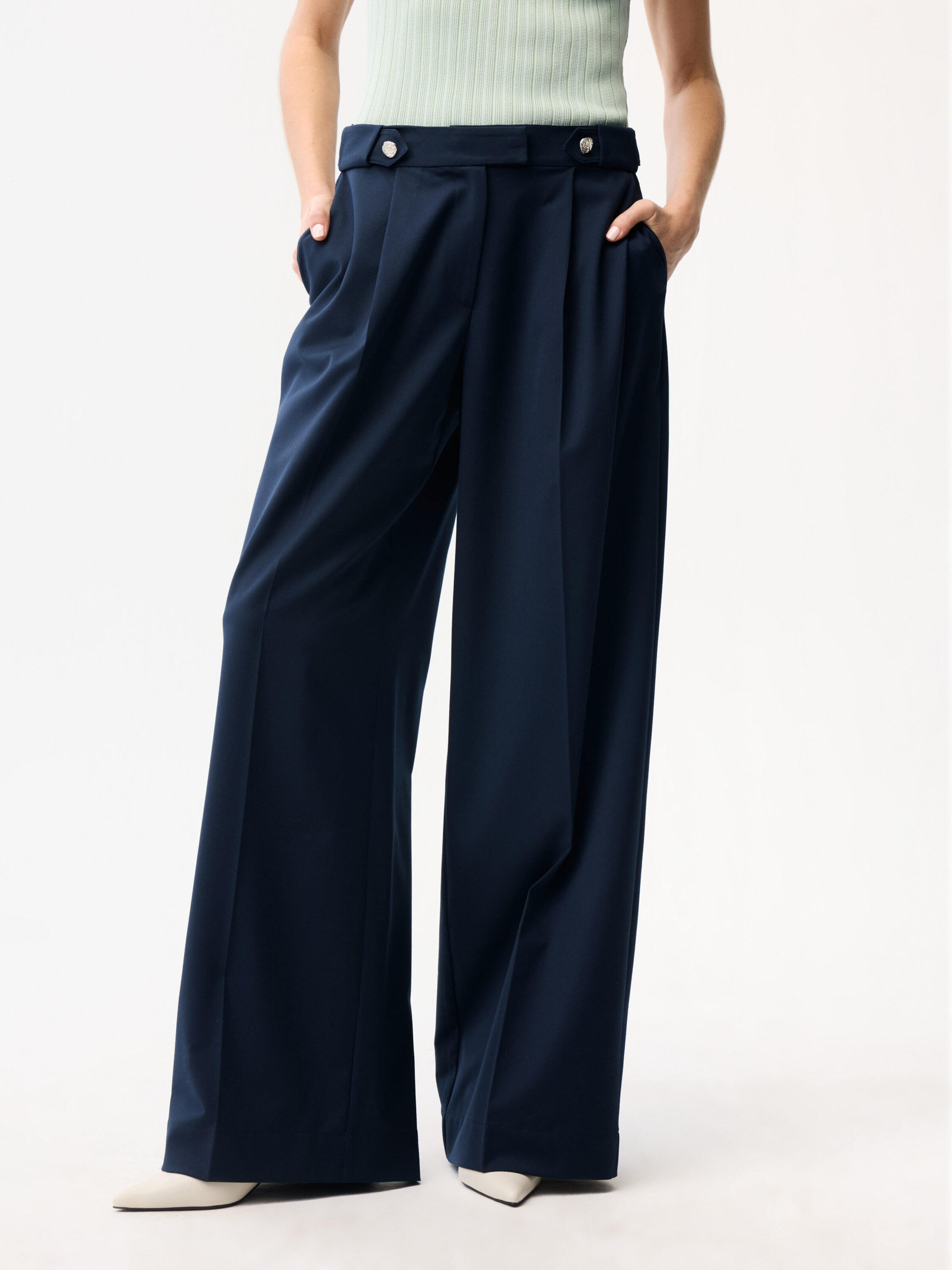adl Loosefit Broek in Blauw: voorkant
