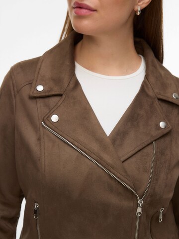 Veste mi-saison 'VMCJose' Vero Moda Curve en marron