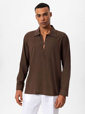 Antioch Shirt in Brown: front