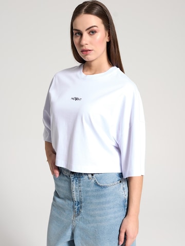T-shirt 'Philomena' NOWIHT en blanc