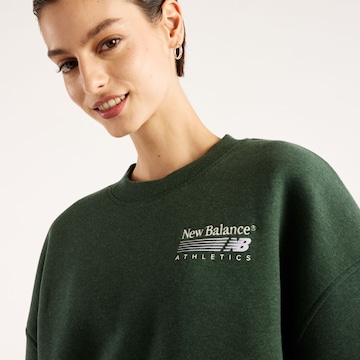 new balance Sweatshirt 'Trackside' in Grün