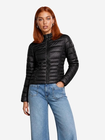 GUESS - Chaqueta de invierno 'W6YL16 W2891' en negro: frente