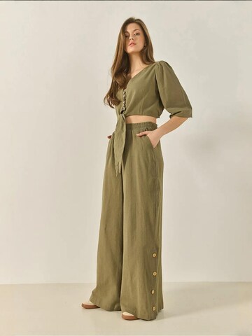 Completo pantalone di Bianco Lucci in verde