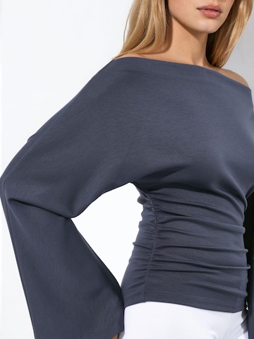 Hiccup Blouse in Grey
