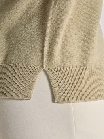 MADELEINE Trui in Beige