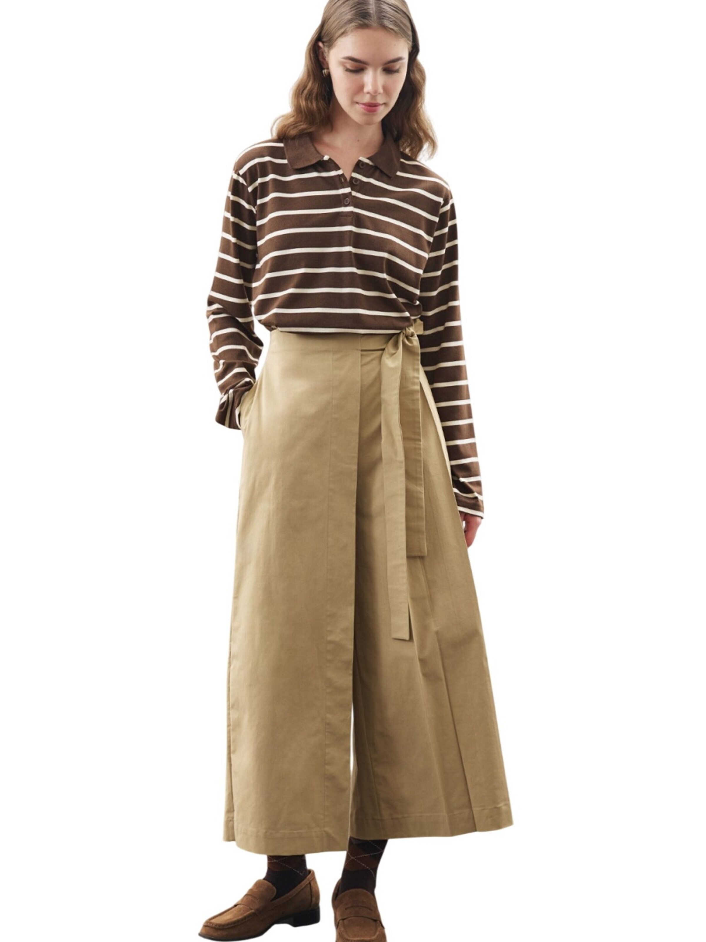 MANUKA Regular Trousers in Beige