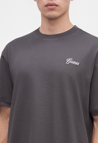 GUESS T-Shirt in Grau