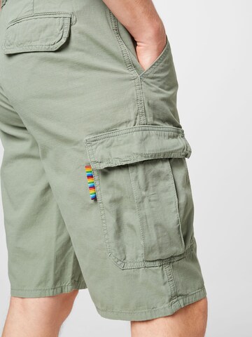 Loosefit Pantaloni cargo 'x-tra CLAN GARGO SHORTS' di HOMEBOY in verde