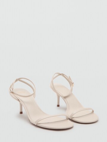 MANGO - Sandalias con hebilla 'PIA' en beige