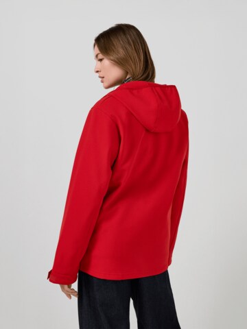 FC BAYERN MÜNCHEN Between-Season Jacket in Red