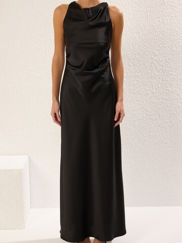 Robe de soirée Trendyol en noir