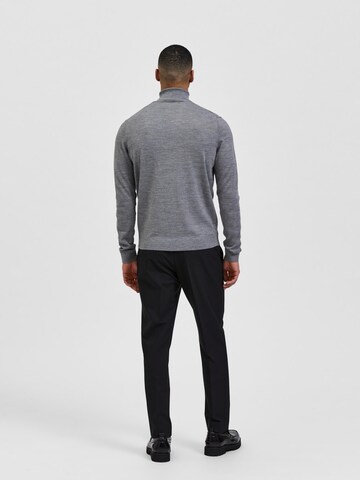 SELECTED Sweater in Grey