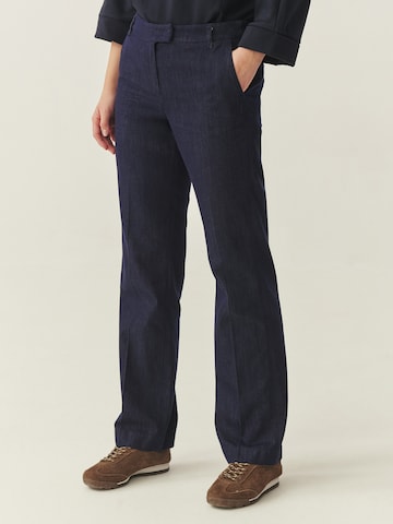 zils TATUUM Standarta Bikses 'Laurania': no priekšpuses