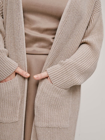 A LOT LESS Cardigan 'Leanna' in Beige