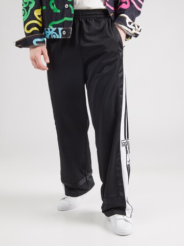 Loosefit Pantaloni di ADIDAS ORIGINALS in nero: frontale