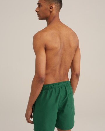WE Fashion Plavecké šortky – zelená