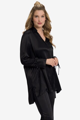 Ulla Popken - Blusa em preto: frente