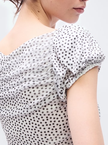 Chemisier Gina Tricot en blanc