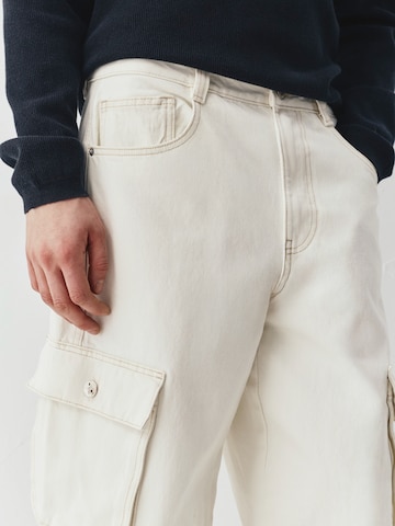 Baggy Jeans cargo Pull&Bear en blanc