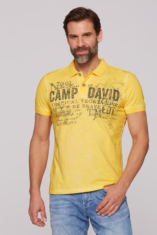 CAMP DAVID Poloshirt in Gelb: Vorderseite